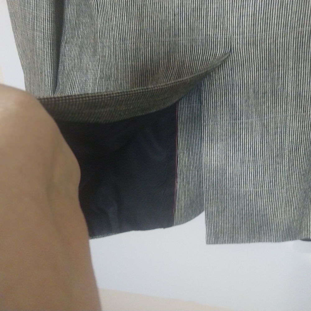 AGGAT IMPERIAL Sophisticated Charcoal Blazer for Men - Picture 5 of 13